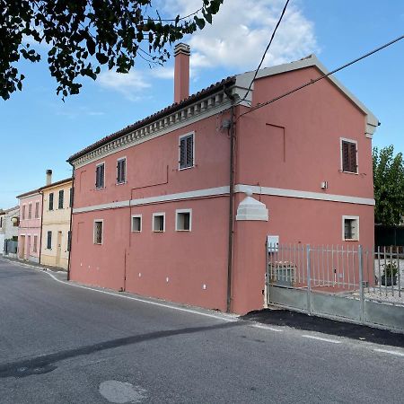 B&B La Grancia Chiaravalle Marche Eksteriør bilde