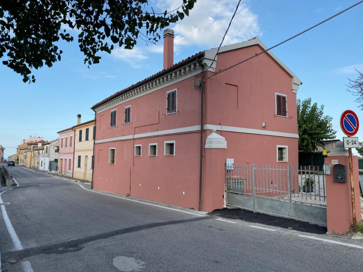 B&B La Grancia Chiaravalle Marche Eksteriør bilde